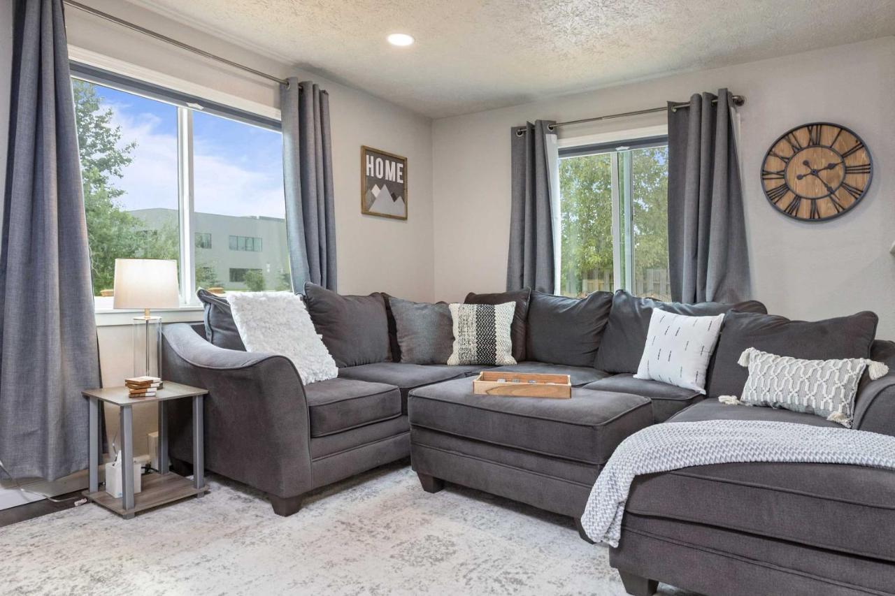 Updated Townhome Near Airport And Shopping! 安克拉治 外观 照片